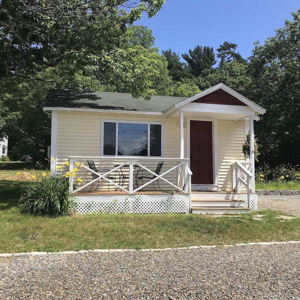 Gallagher's Travels Bar Harbor Motel & Cabins photo 27