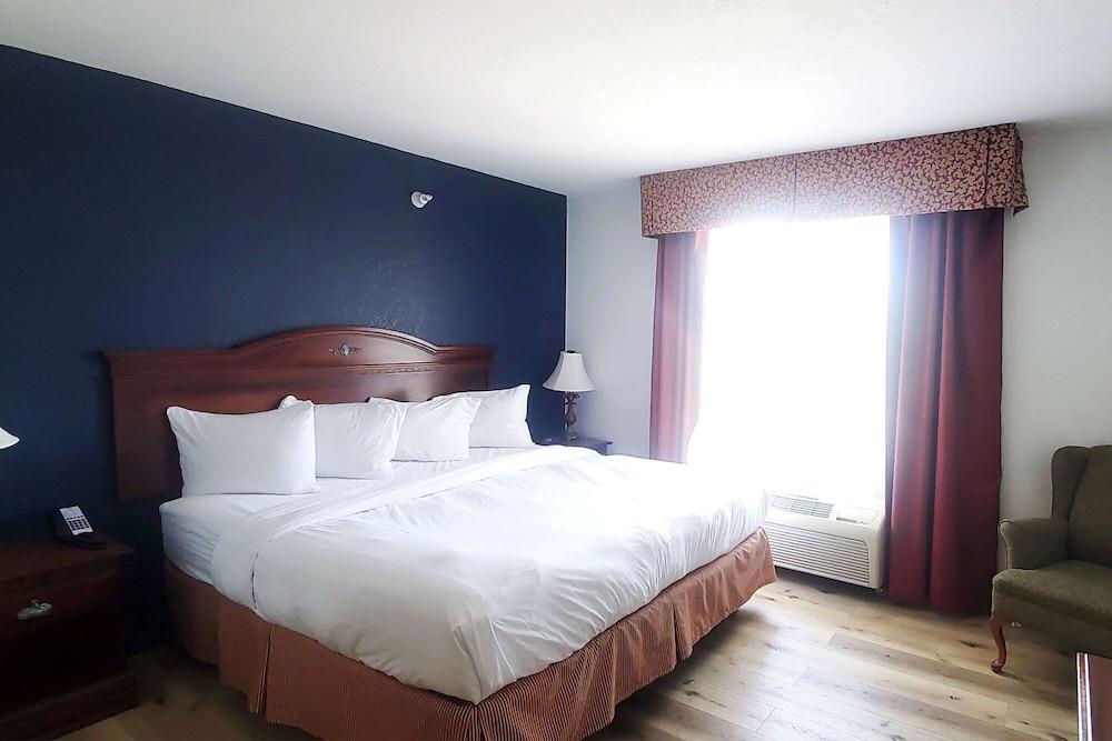 Wingate by Wyndham Youngstown/Austintown photo 10
