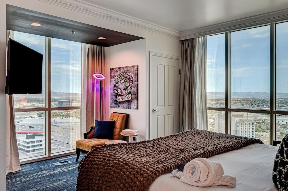 Suite Hub LV at Signature Sphere View photo 3