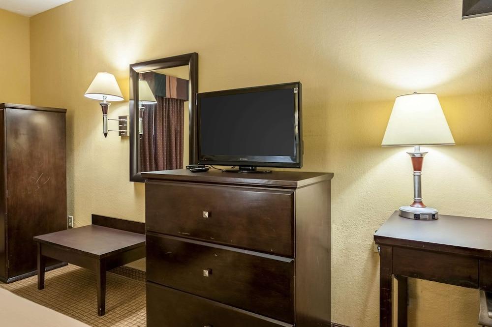 Quality Inn & Suites Lafayette photo 22