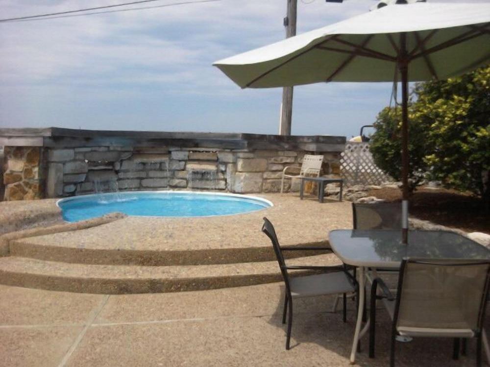Quails Nest Inn and Suites photo 4