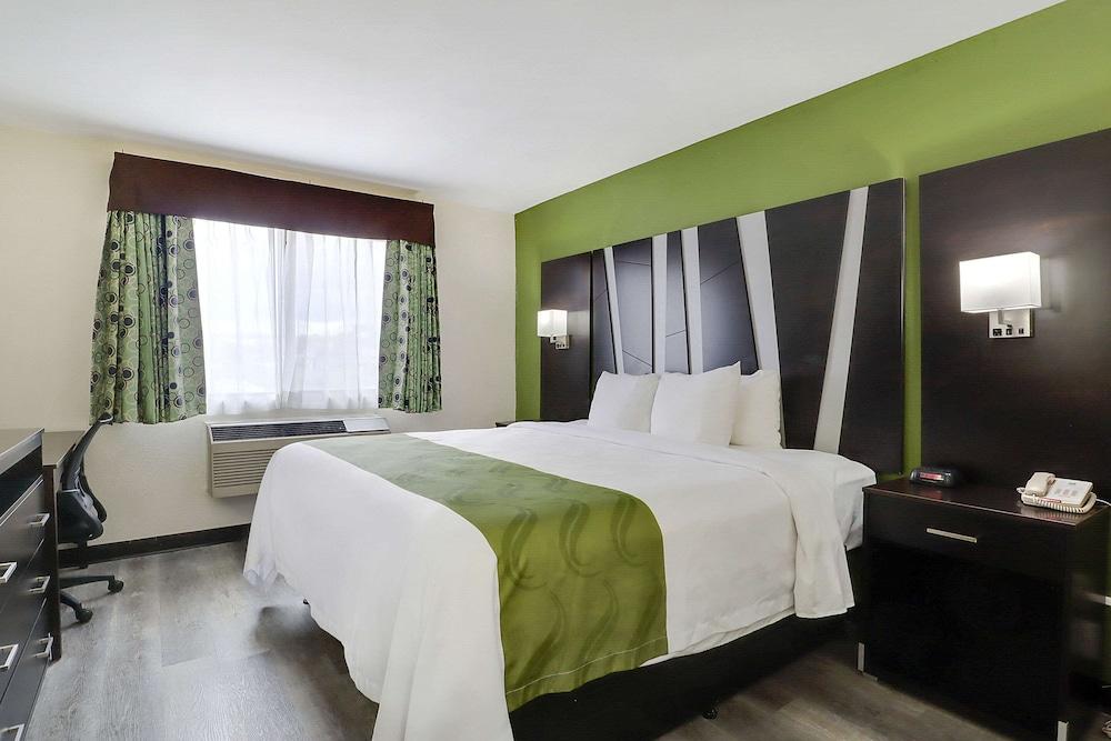 Quality Suites Albuquerque Airport photo 26