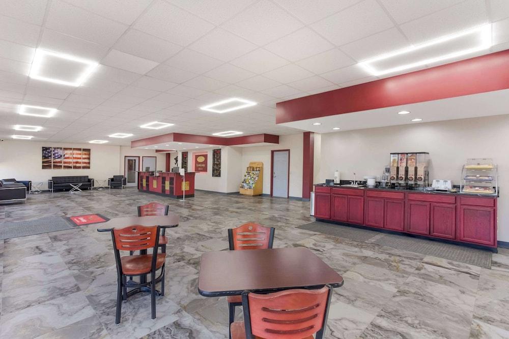 Econo Lodge Cave City photo 38