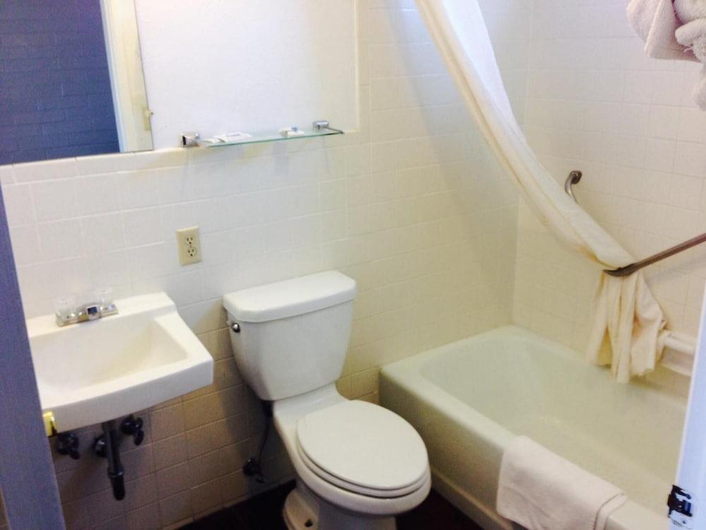 Amazon Motel photo 11