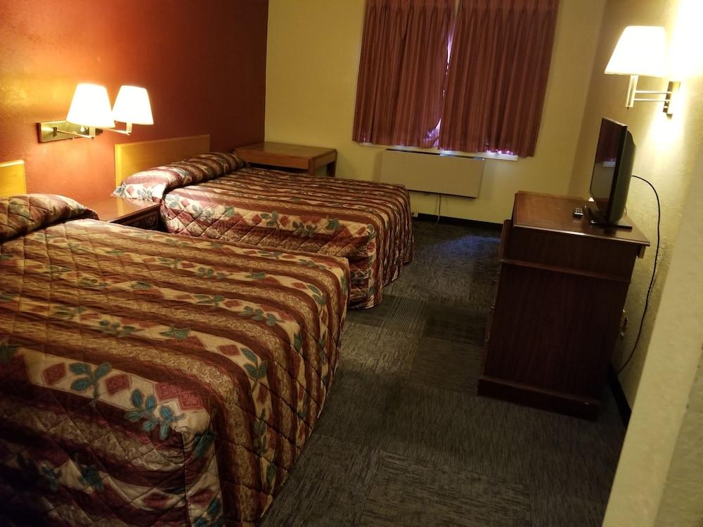 Fort Wayne Inn photo 5
