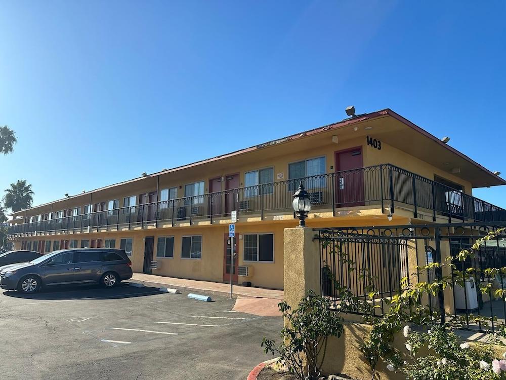 Hotel Avenida - Oceanside Camp Pendleton photo 18
