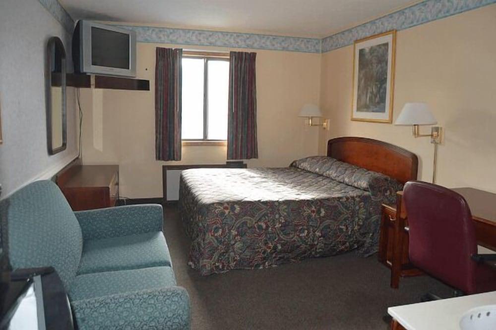 Budget Inn of Claypool Hill photo 8