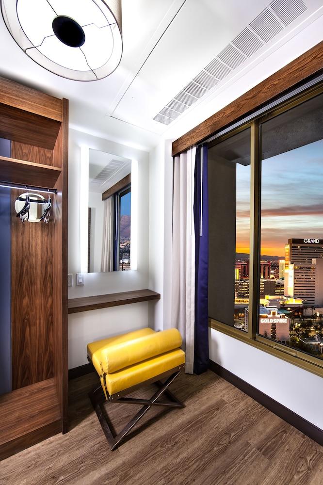 El Cortez Hotel and Casino - 21 and Over photo 8