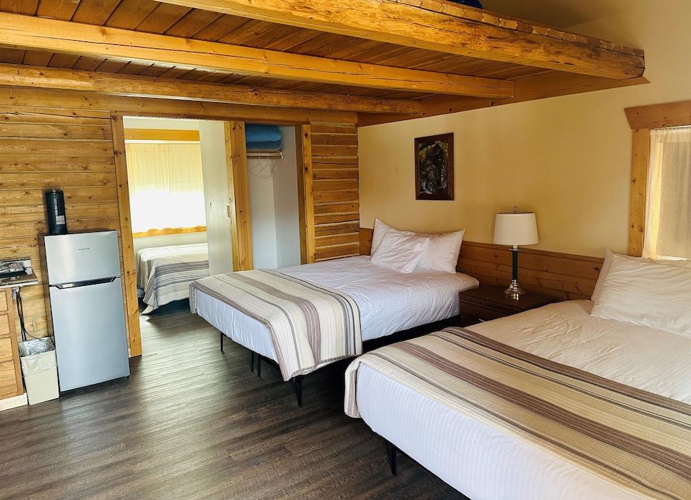 Swiss Alaska Inn photo 5