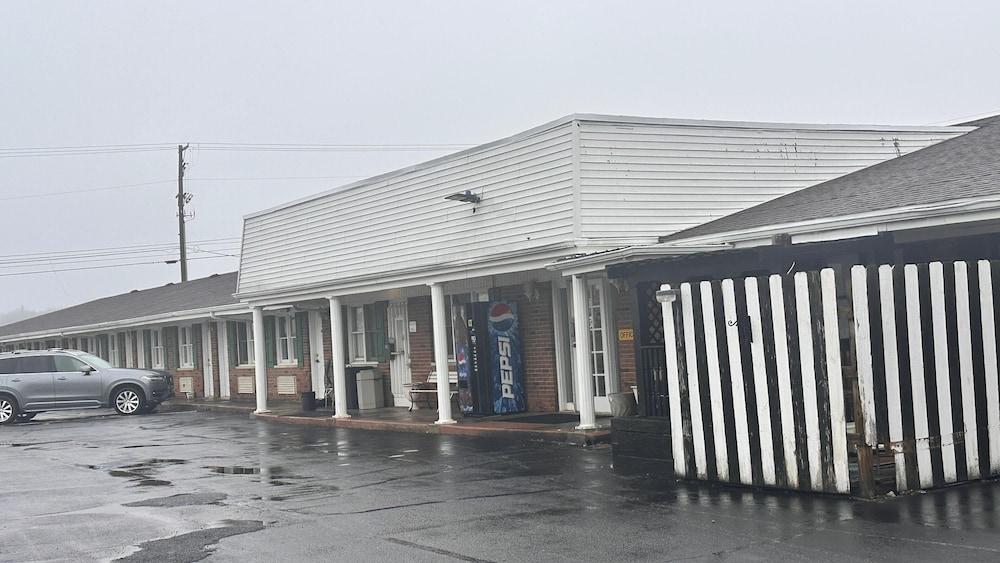 Botkins motel photo 12