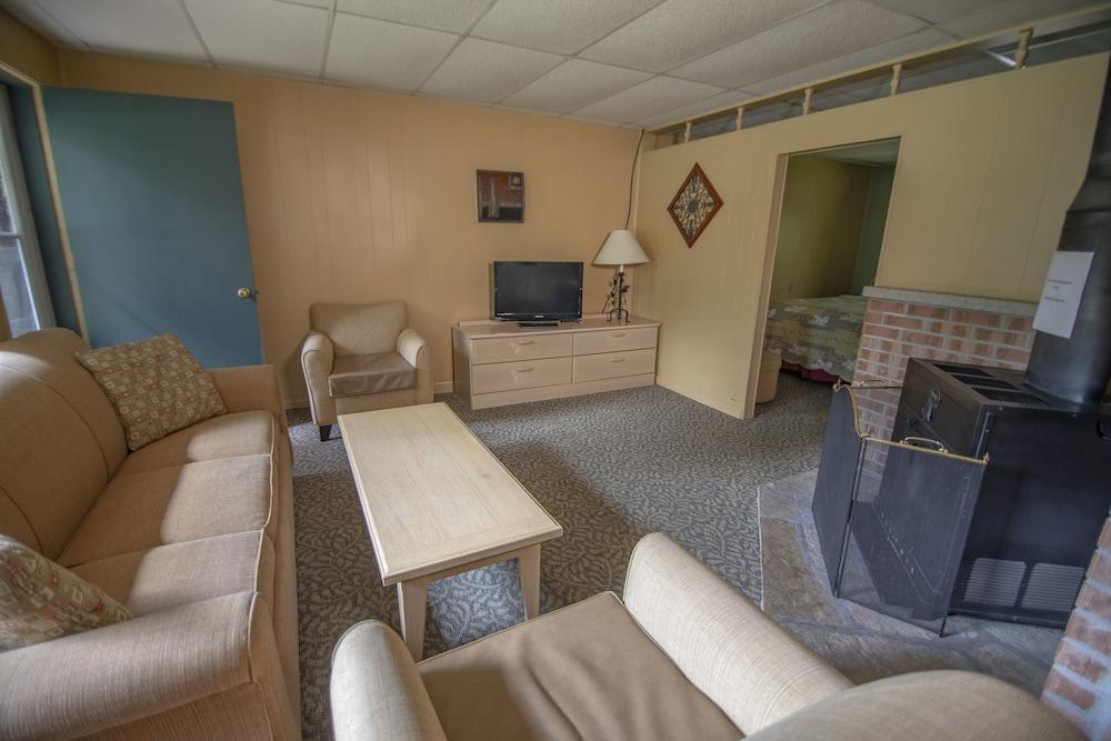 Ridges Inn & Suites photo 80