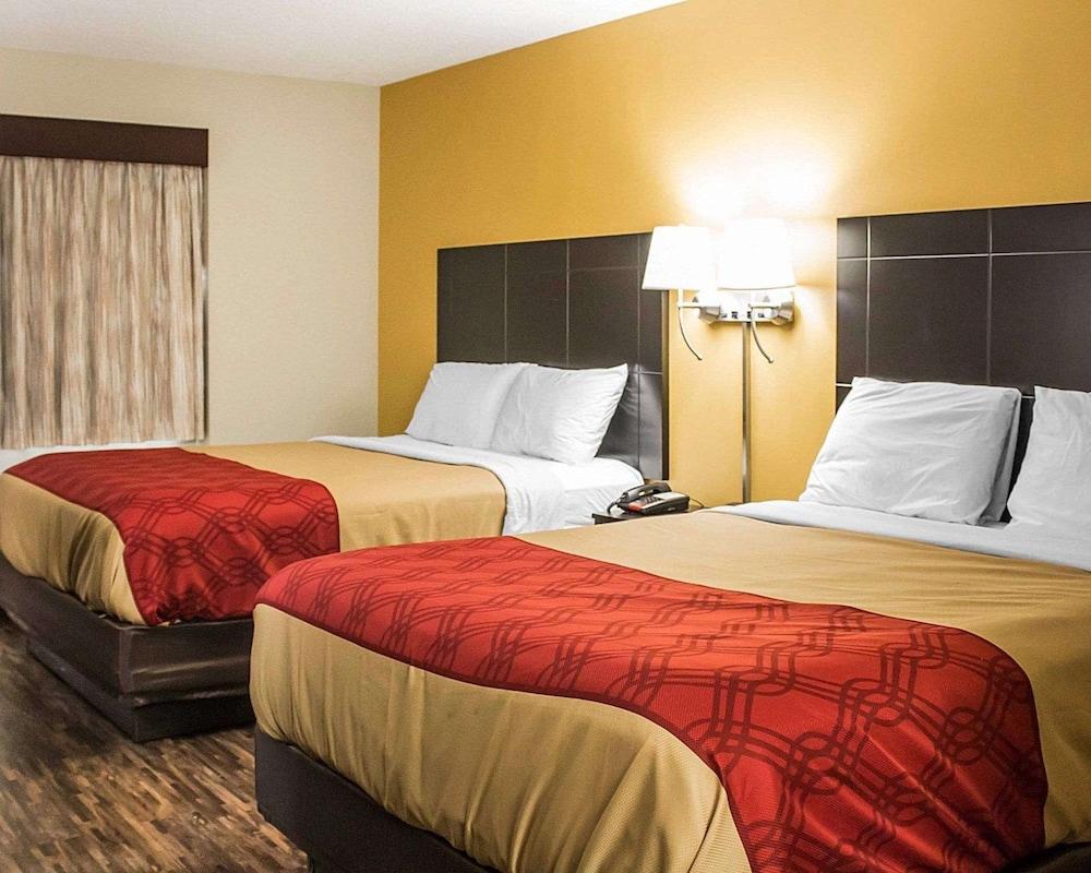 Econo Lodge Columbus West photo 13