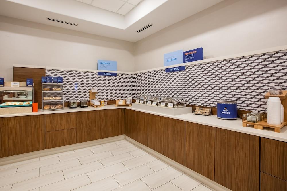 Holiday Inn Express Hotel & Suites Fairburn by IHG photo 20