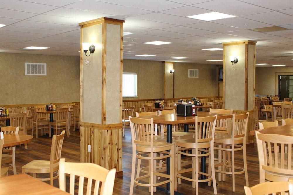 Target Hospitality-Seven Rivers Lodge Carlsbad photo 8