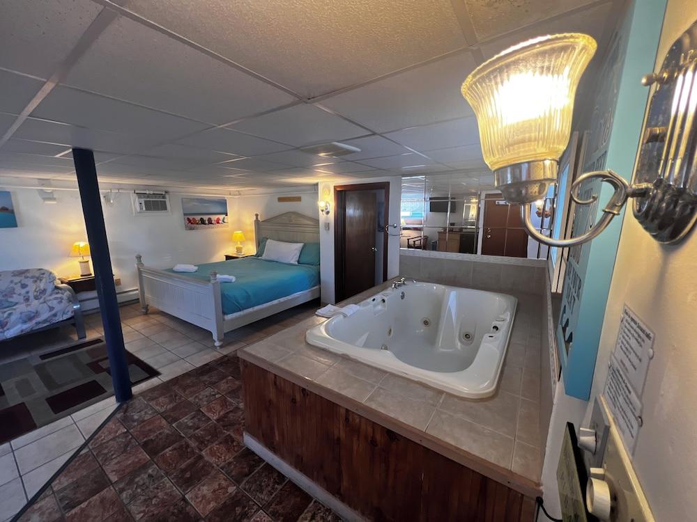 Green Dolphin Motel photo 19