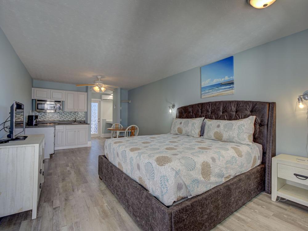 Tiffany's Motel & Condos photo 9