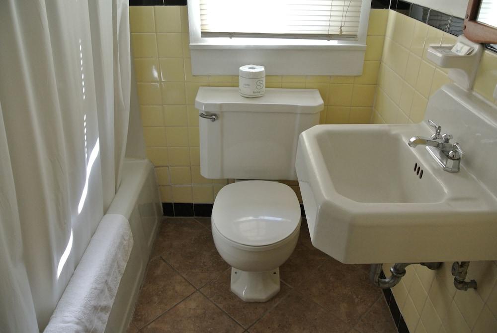 RoseWood Inn photo 11