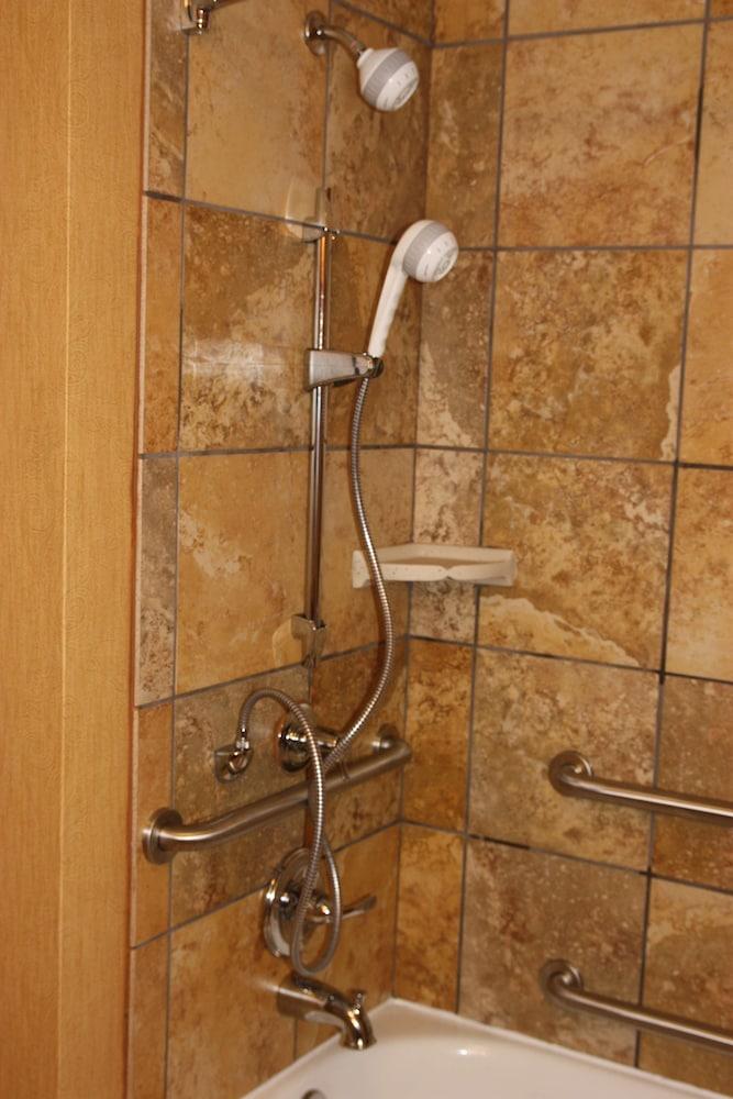 Hampton Inn & Suites Wiggins photo 31
