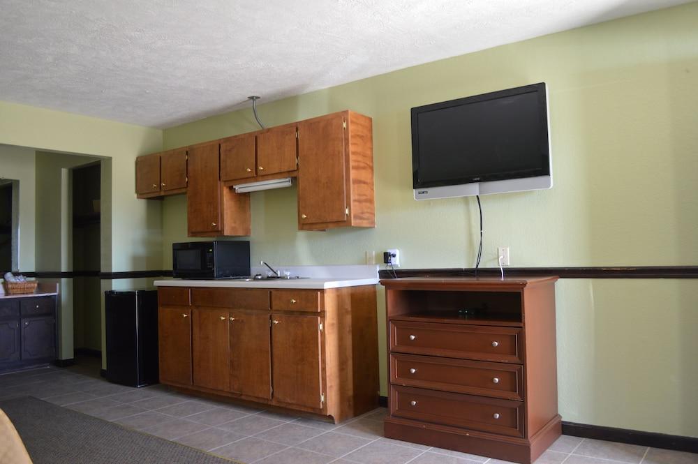 Americana Inn photo 2