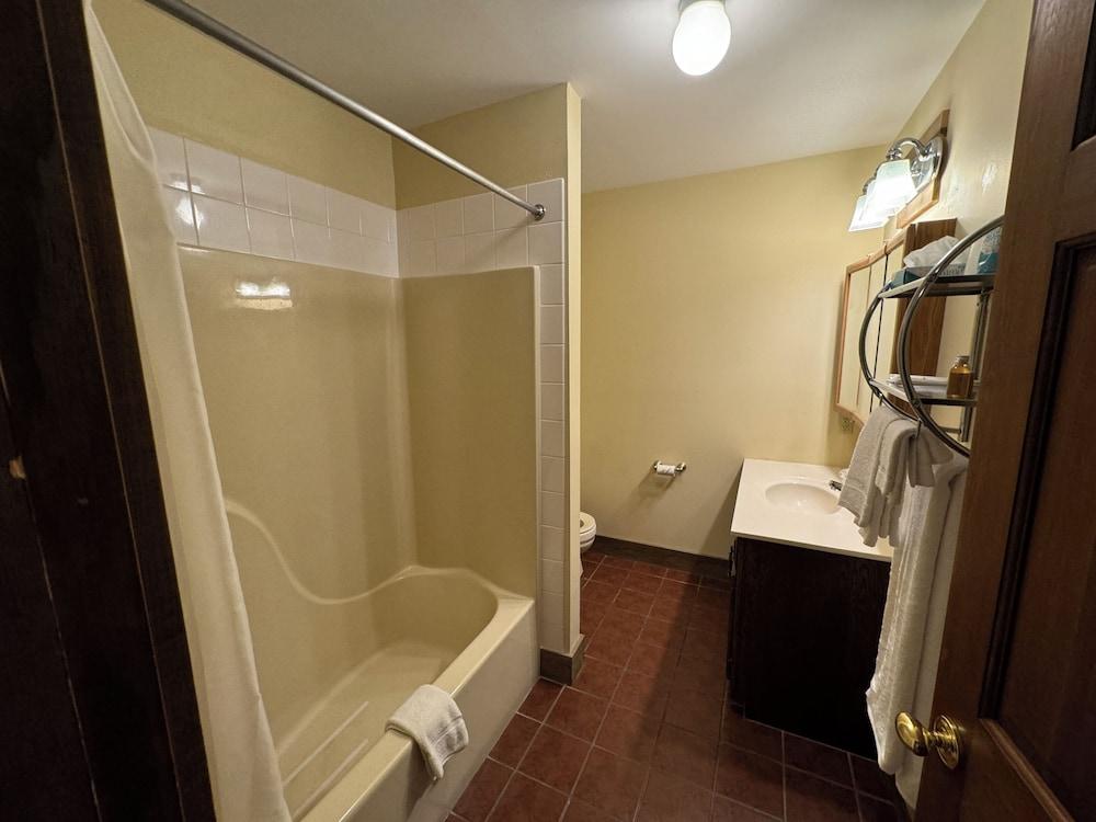 Artists Colony Inn photo 53