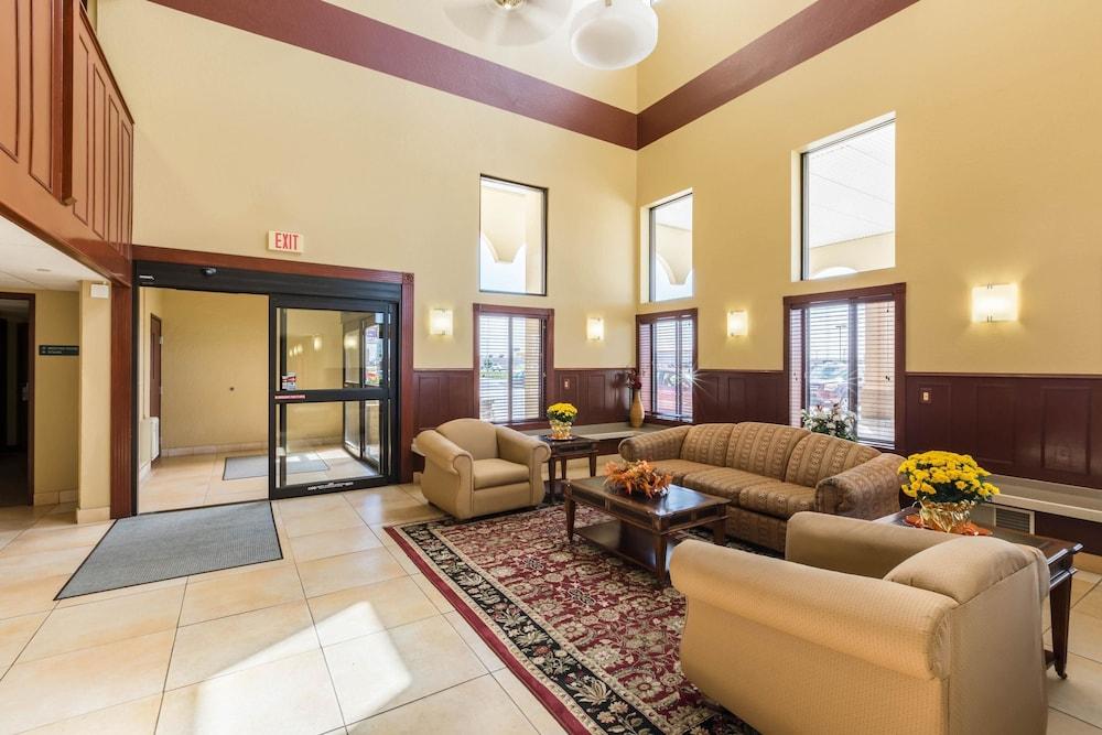 Rodeway Inn photo 16