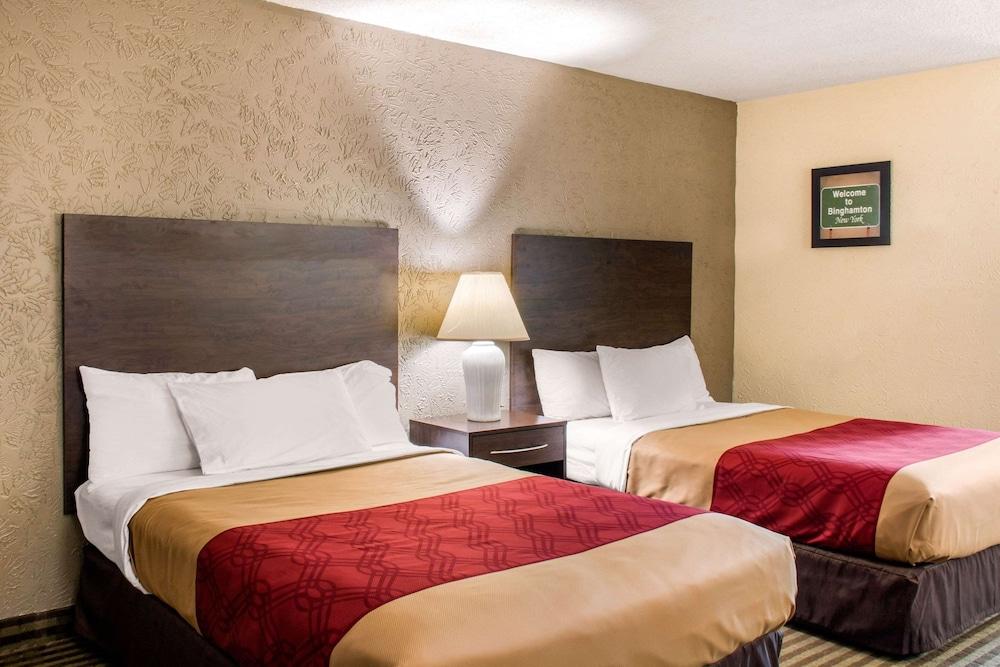 Econo Lodge Inn And Suites photo 5