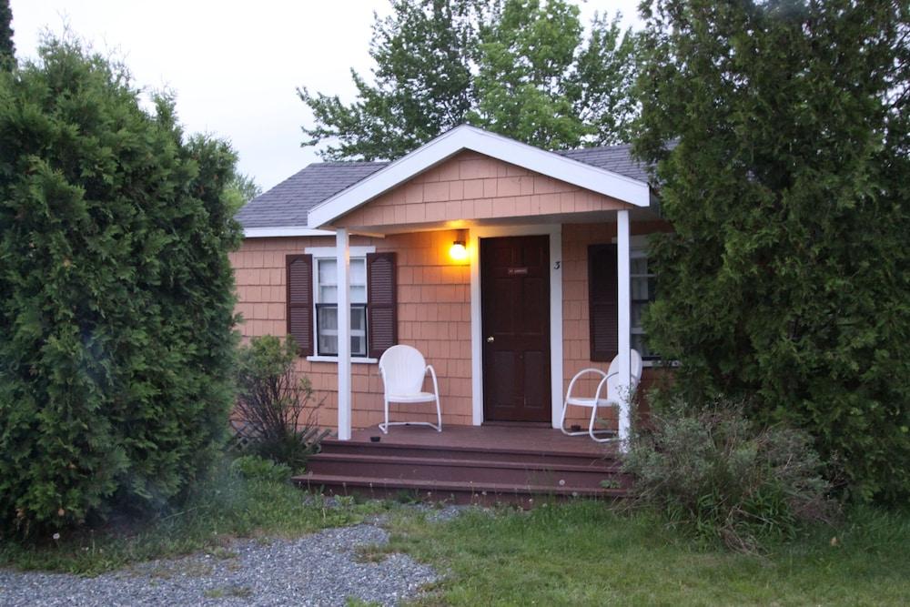 Acadia Gateway Motel photo 14