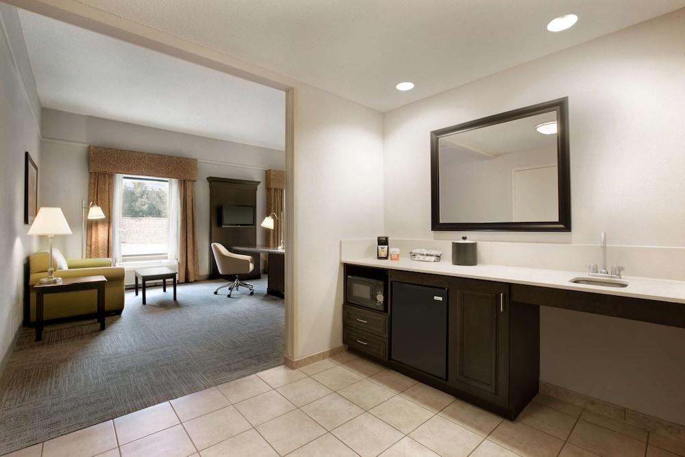 Hampton Inn & Suites Mahwah photo 27