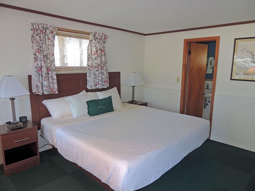 Rock Ledge Motel photo 12