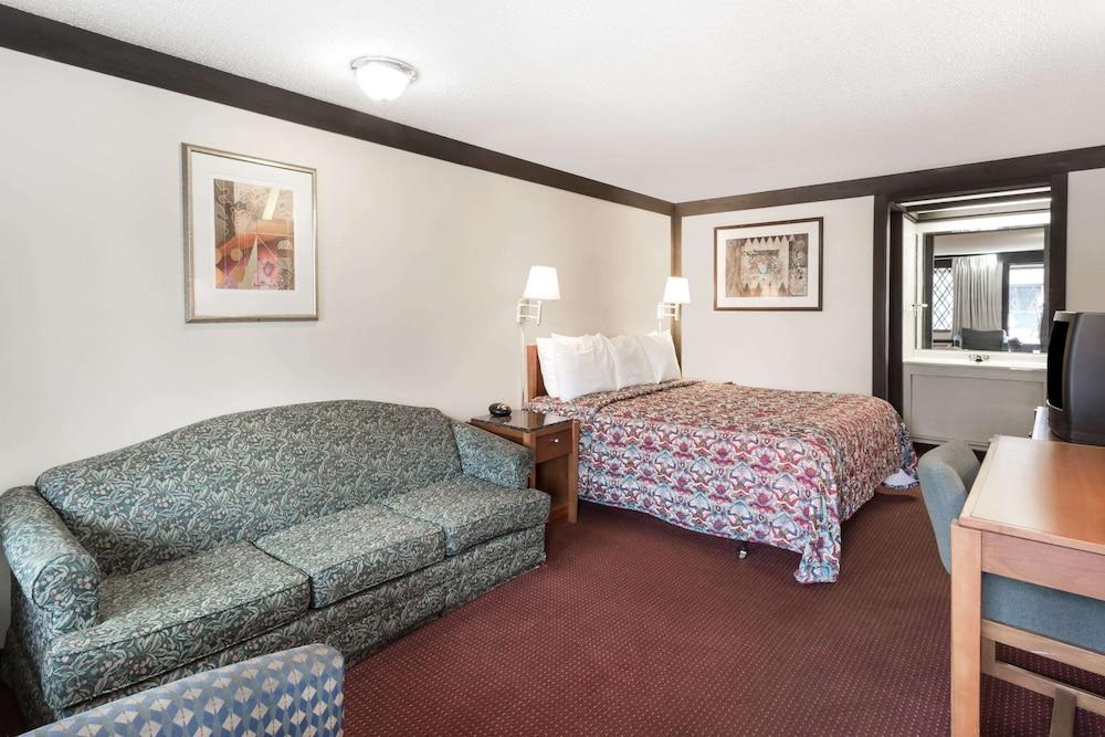 Knights Inn Racine photo 15