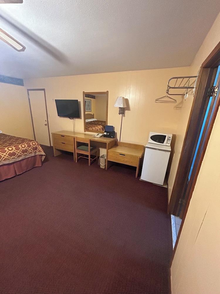 Royal Rest Motel photo 10