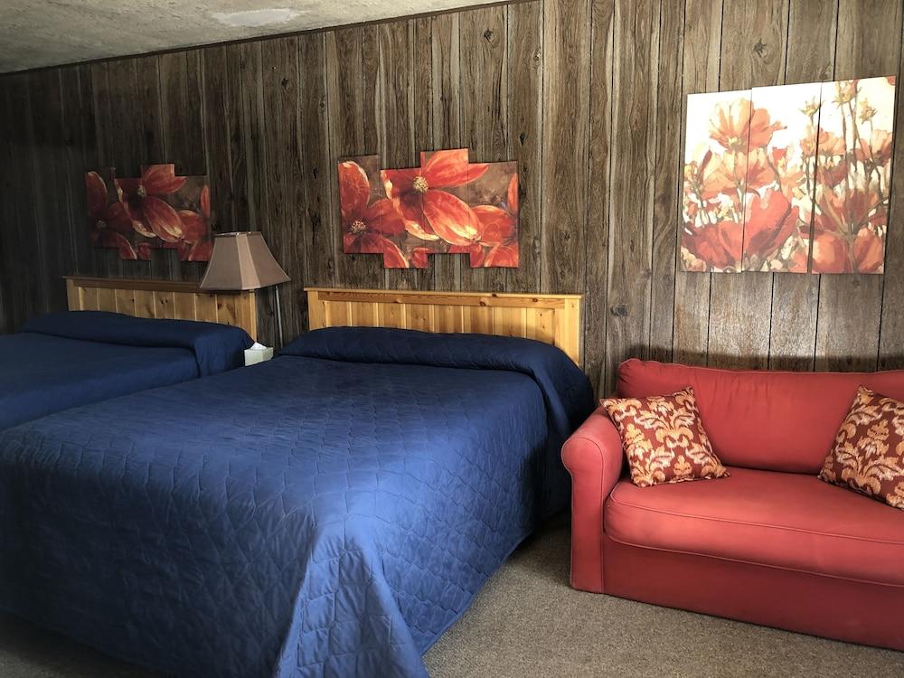 Rustic Inn Motel photo 60