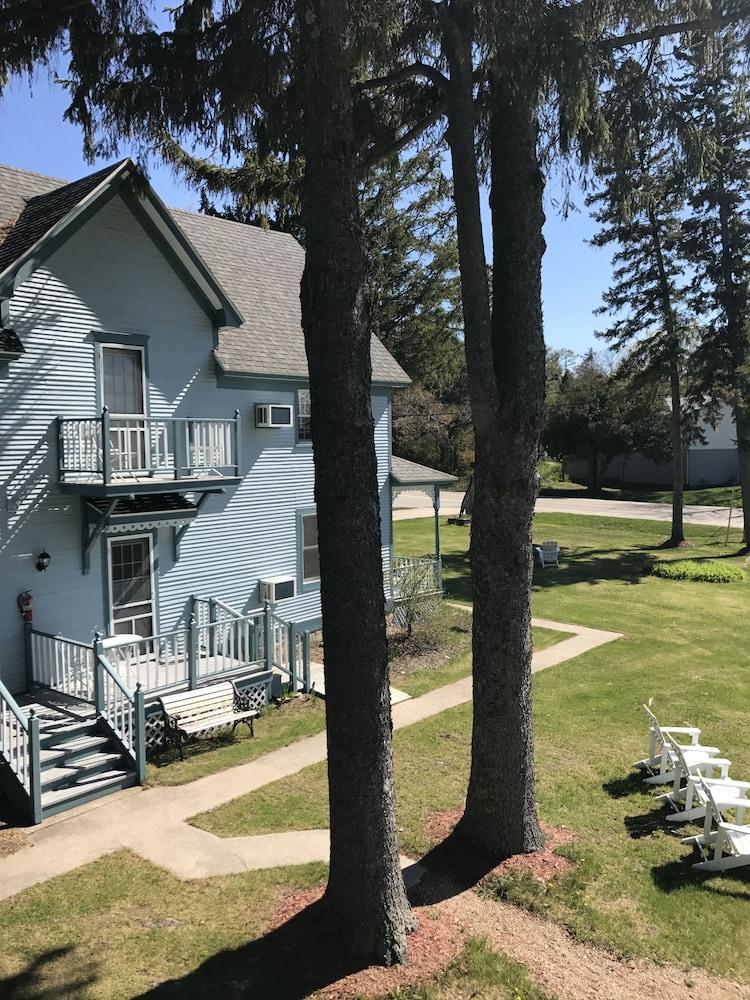 Harbor Light Inn photo 94
