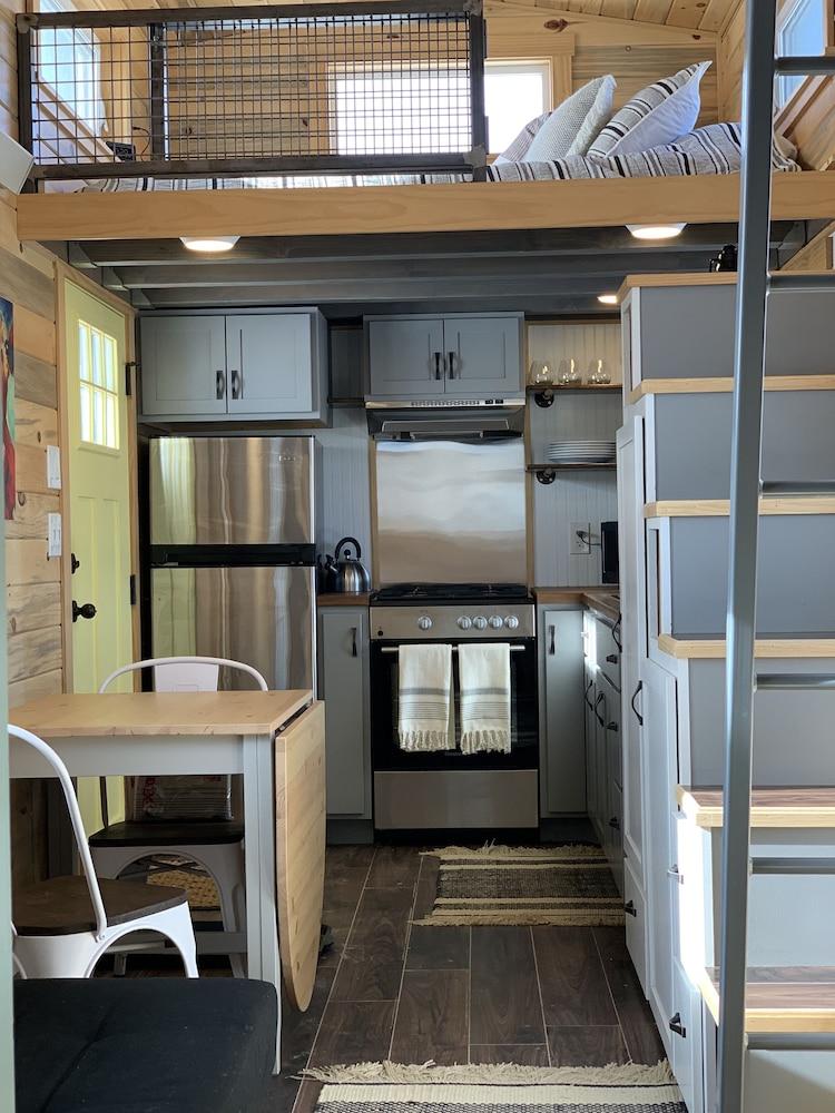 Trail and Hitch Tiny Home Hotel and RV photo 89