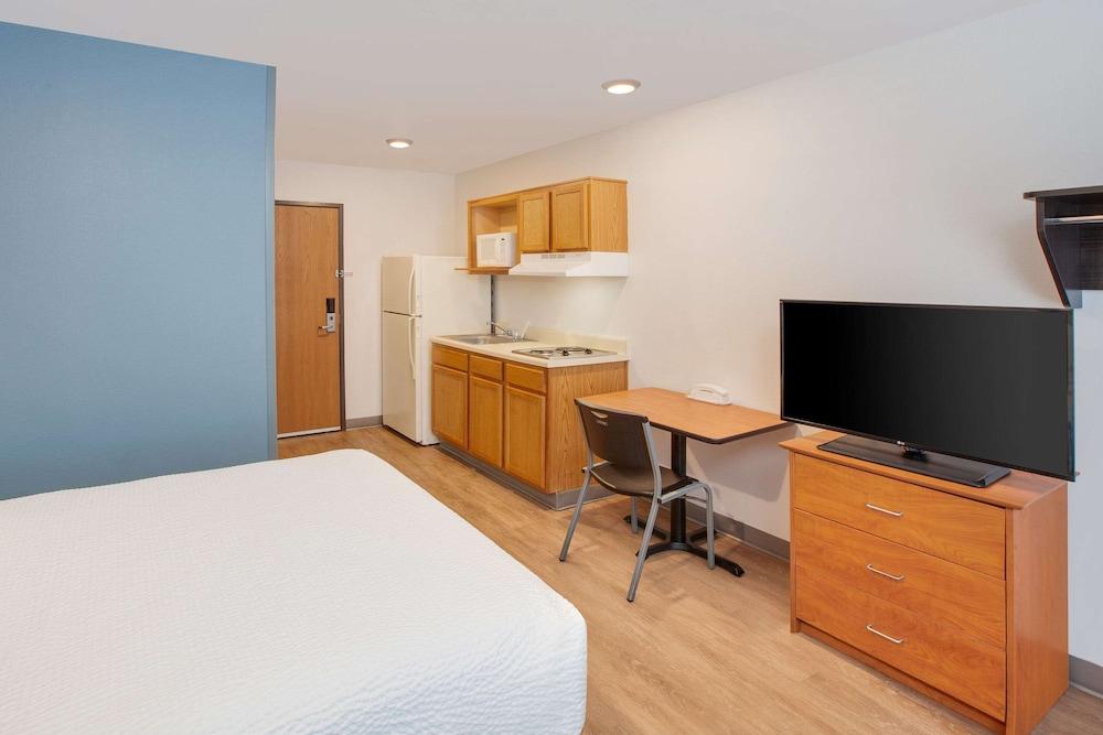 WoodSpring Suites Brownsville photo 16