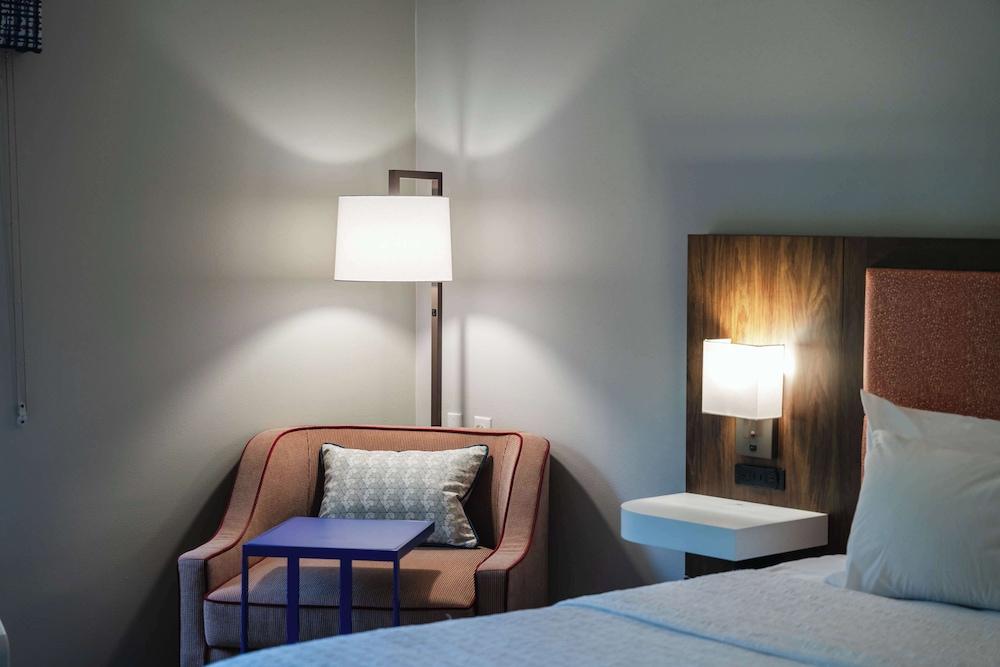 Hampton Inn Milford photo 52