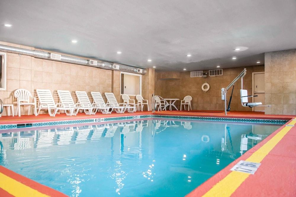 Comfort Suites Albuquerque/North Journal Center photo 3