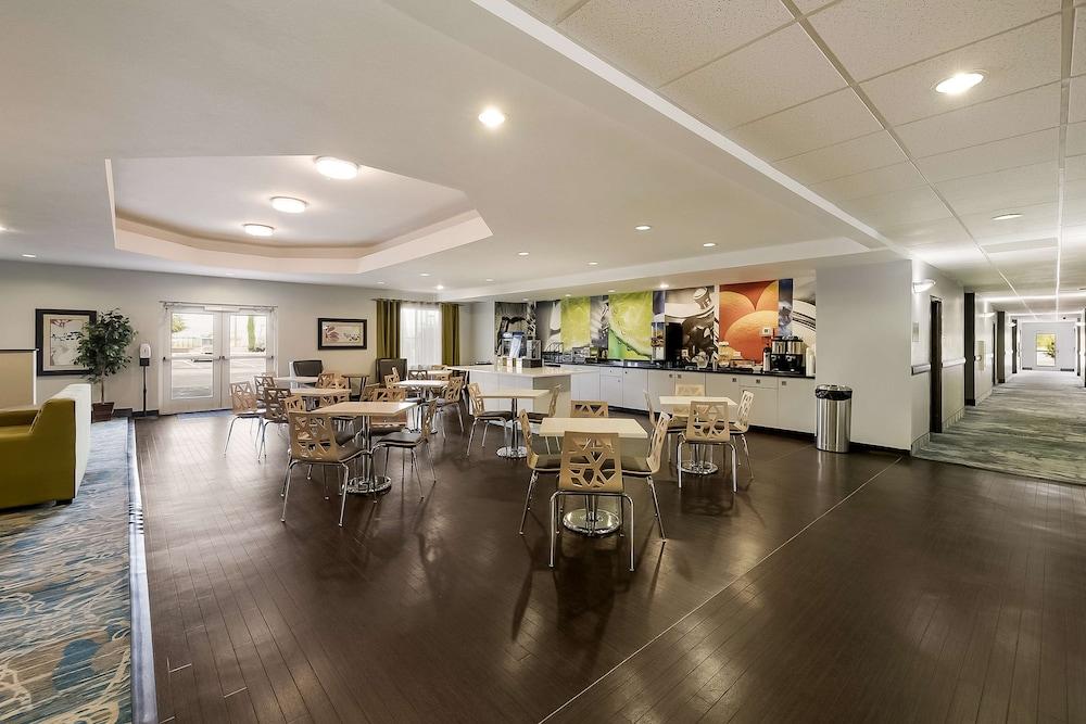 Best Western Douglas Inn & Suites photo 25