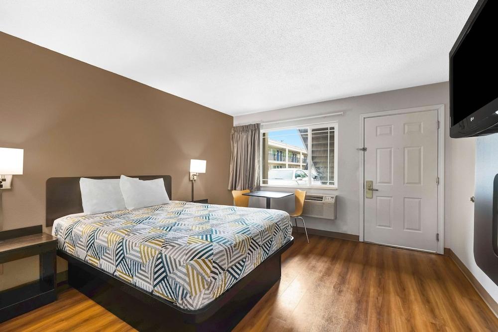 Motel 6 Portland, OR - Downtown photo 19