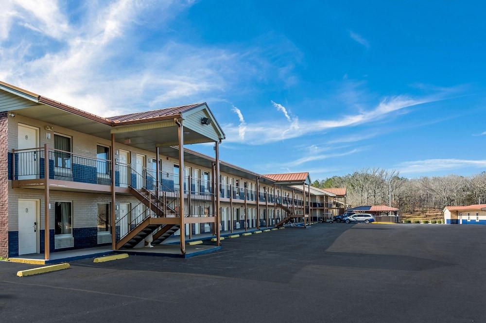 Econo Lodge Selmer photo 9