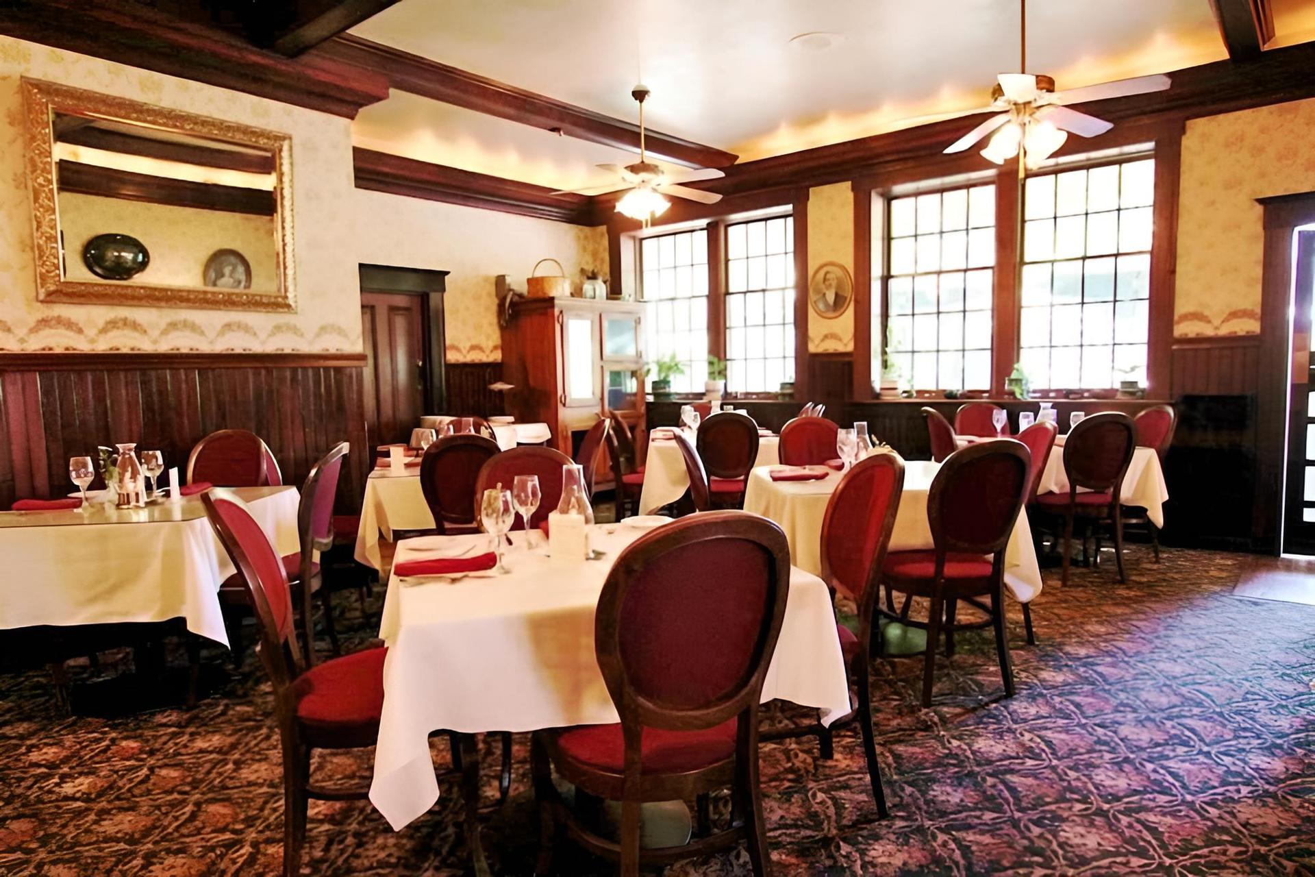 Historic National Hotel photo 16