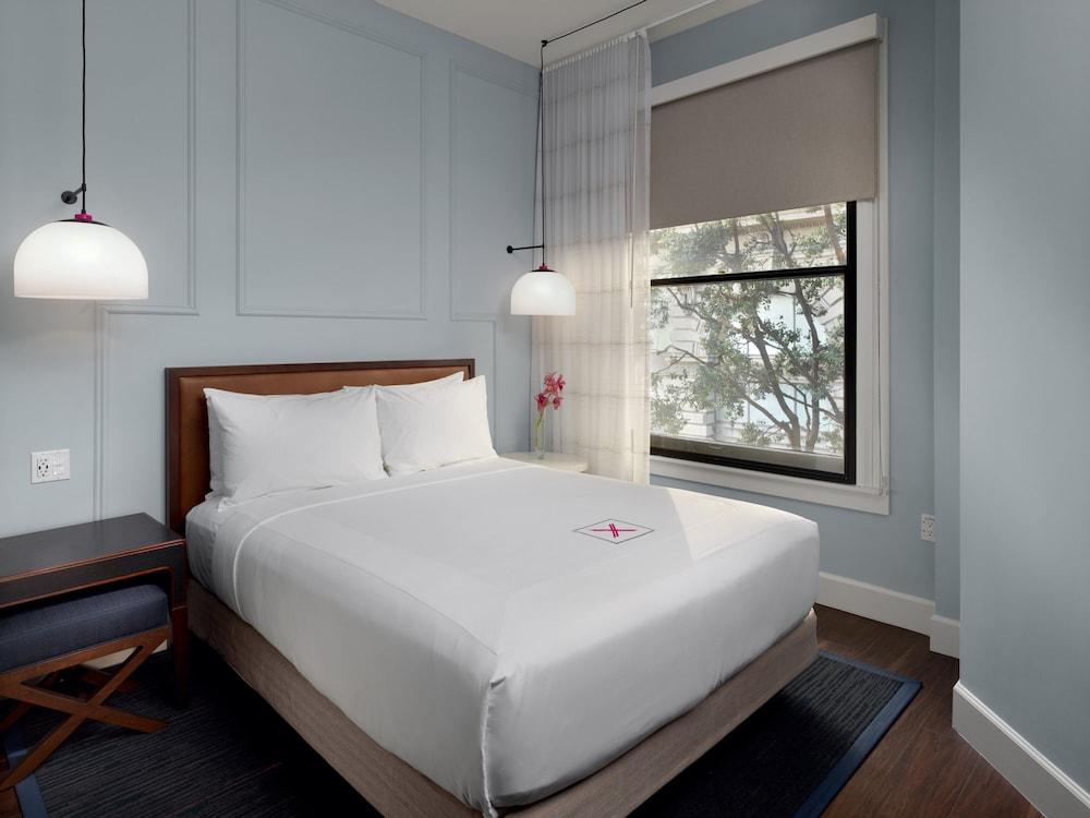 Axiom Hotel photo 14