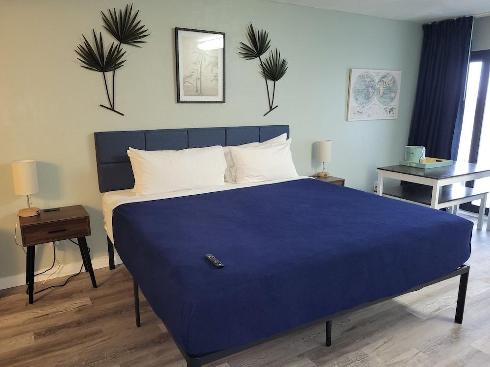 Beachside Hotel photo 40