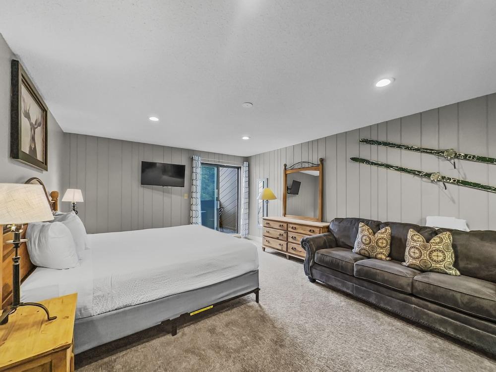 Cm321h Copper Mtn Inn Hotel Room by RedAwning photo 16