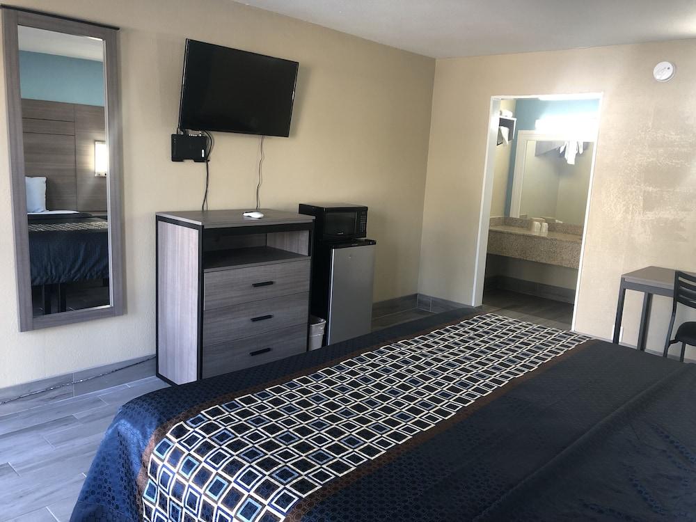 Luxury Inn & Suites photo 10