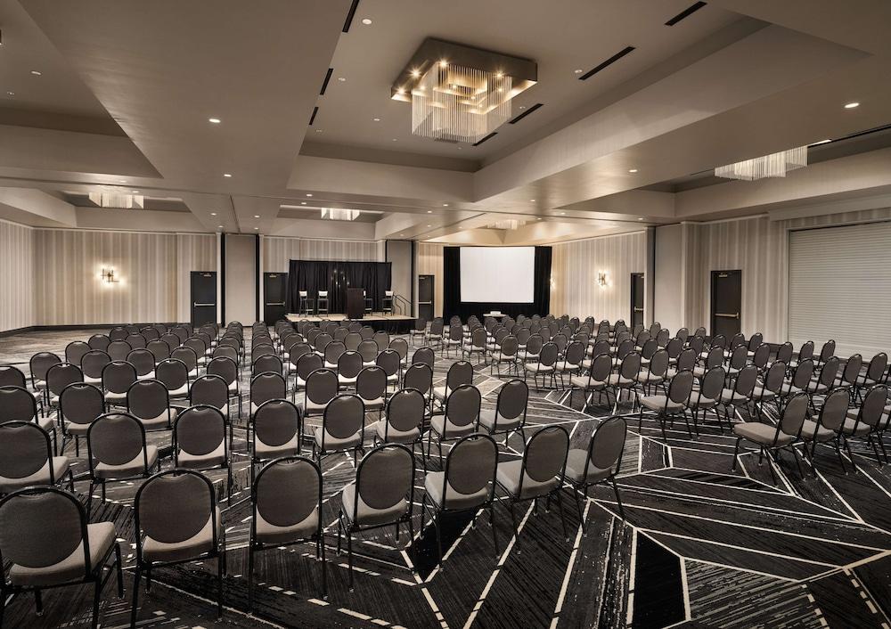 Hilton Charlotte Airport photo 8