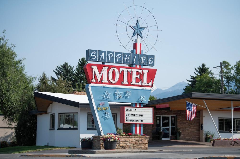 The Sapphire Motel photo 69