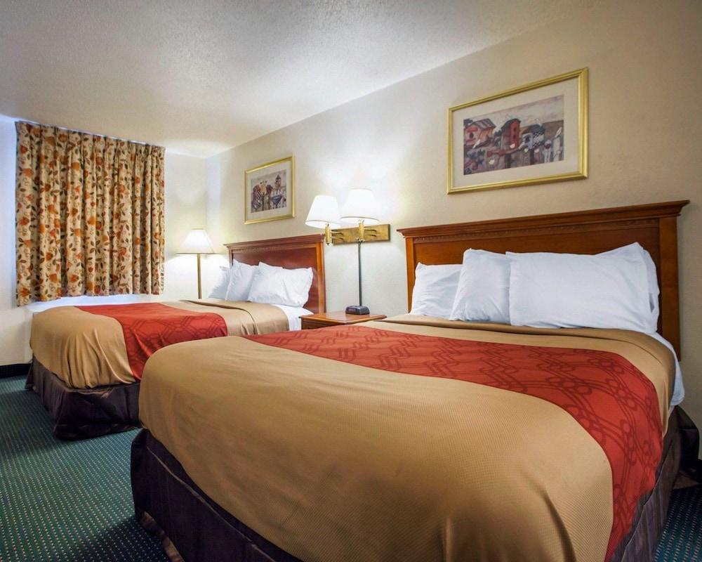 Econo Lodge Somers Point photo 13
