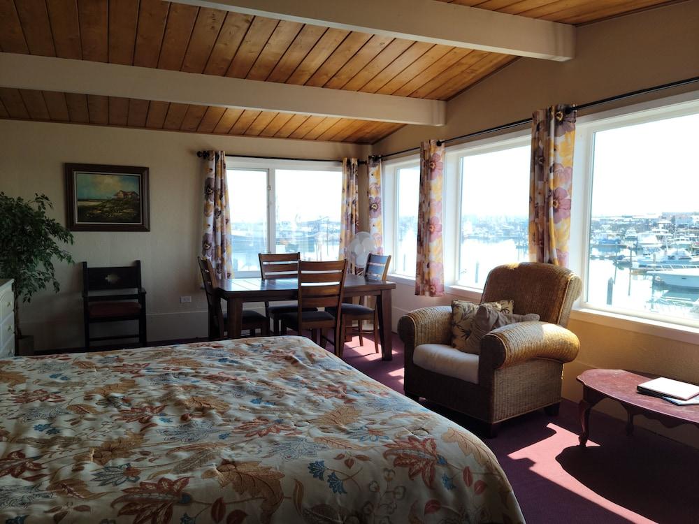 Islander Westport photo 35