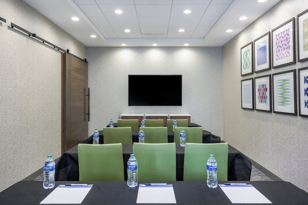 Holiday Inn Express & Suites Phoenix East - Gilbert by IHG photo 35